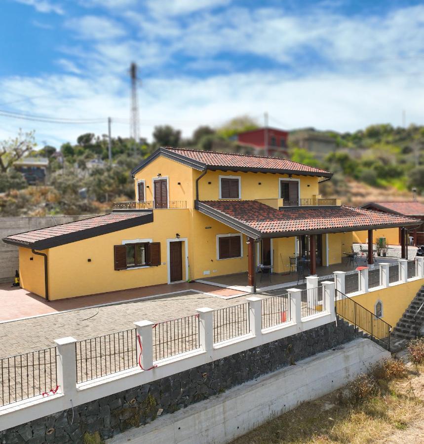 Agriturismo Bella Vista - Da Carmelo Санта Тереза ди Рива Екстериор снимка