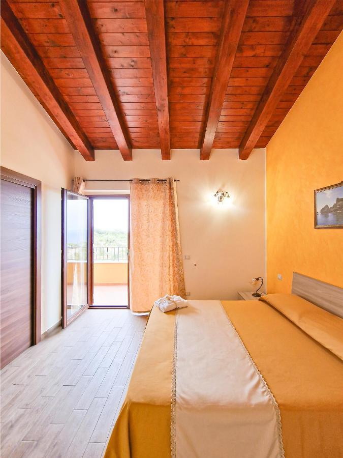 Agriturismo Bella Vista - Da Carmelo Санта Тереза ди Рива Стая снимка