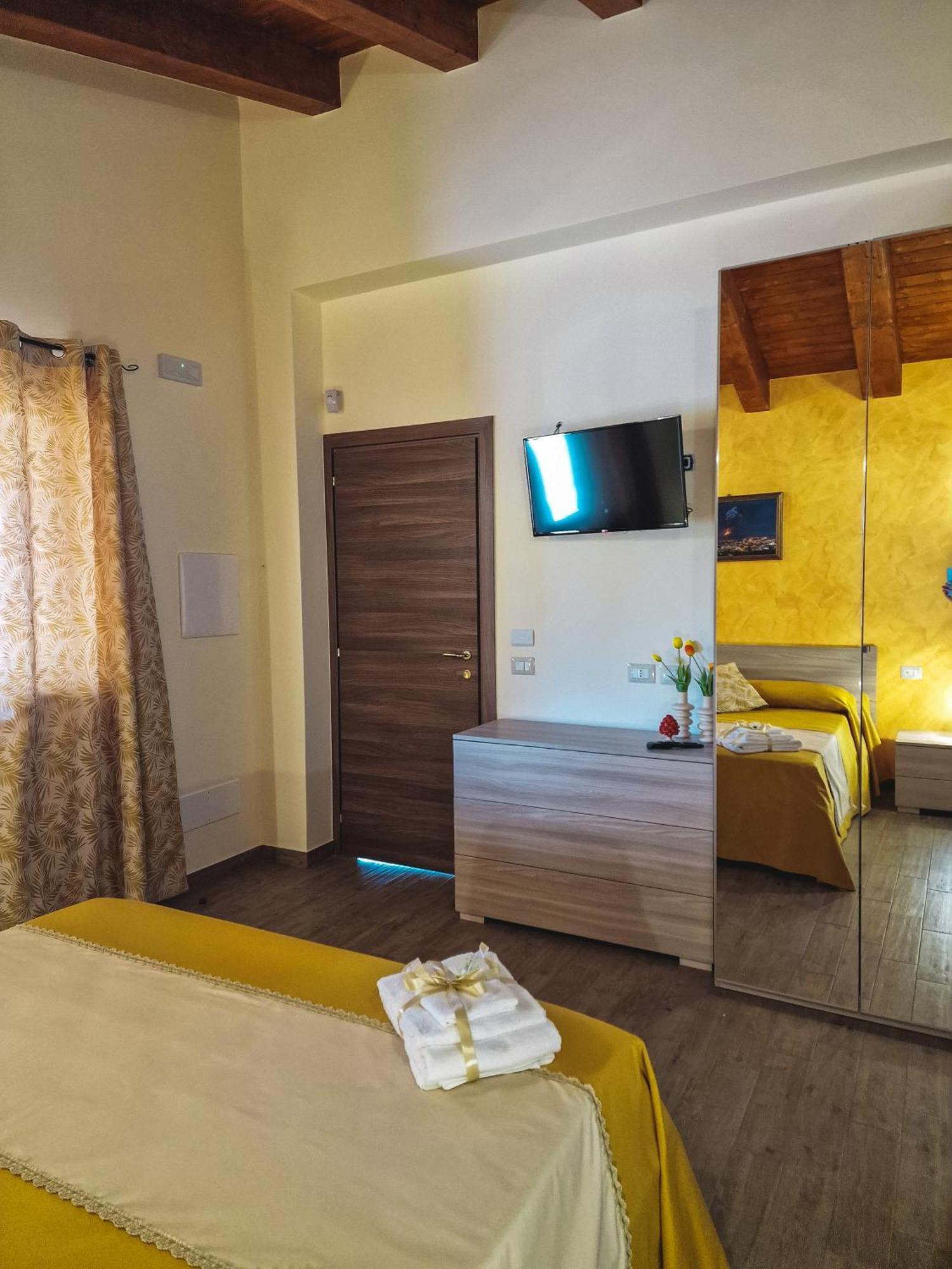 Agriturismo Bella Vista - Da Carmelo Санта Тереза ди Рива Стая снимка