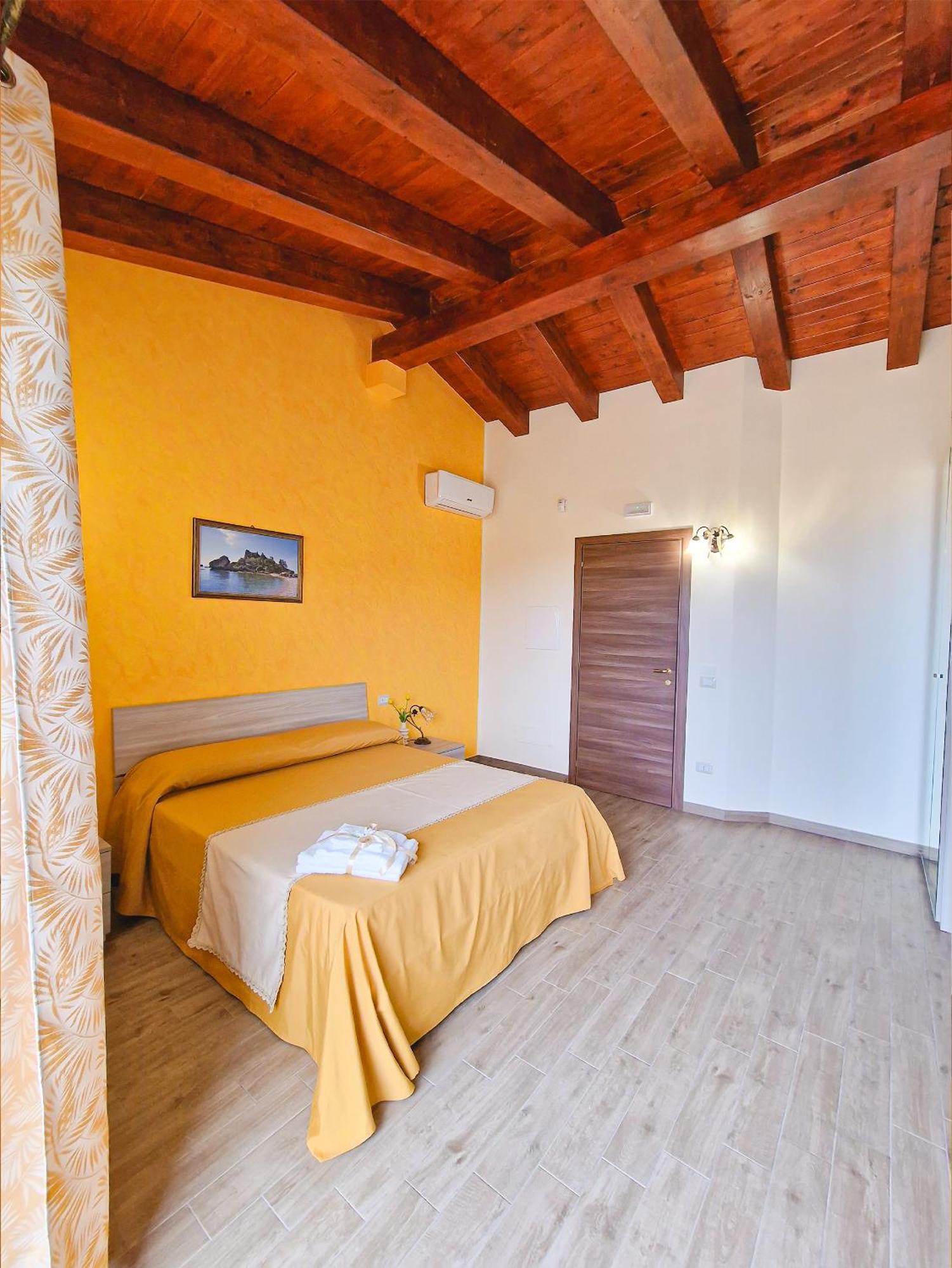 Agriturismo Bella Vista - Da Carmelo Санта Тереза ди Рива Стая снимка