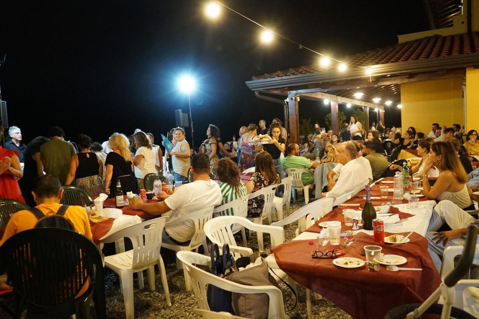 Agriturismo Bella Vista - Da Carmelo Санта Тереза ди Рива Екстериор снимка